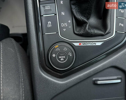 Белый Фольксваген Тигуан, объемом двигателя 1.97 л и пробегом 58 тыс. км за 27999 $, фото 19 на Automoto.ua