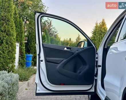 Білий Фольксваген Тігуан, об'ємом двигуна 1.98 л та пробігом 150 тис. км за 13999 $, фото 43 на Automoto.ua