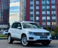 Білий Фольксваген Тігуан, об'ємом двигуна 2 л та пробігом 137 тис. км за 13800 $, фото 1 на Automoto.ua