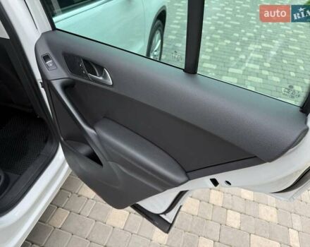 Білий Фольксваген Тігуан, об'ємом двигуна 1.98 л та пробігом 150 тис. км за 13900 $, фото 56 на Automoto.ua