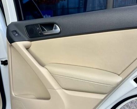 Белый Фольксваген Тигуан, объемом двигателя 2 л и пробегом 144 тыс. км за 14550 $, фото 29 на Automoto.ua