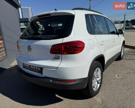 Белый Фольксваген Тигуан, объемом двигателя 1.98 л и пробегом 105 тыс. км за 14490 $, фото 5 на Automoto.ua
