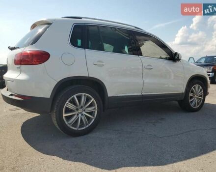 Белый Фольксваген Тигуан, объемом двигателя 2 л и пробегом 61 тыс. км за 900 $, фото 2 на Automoto.ua