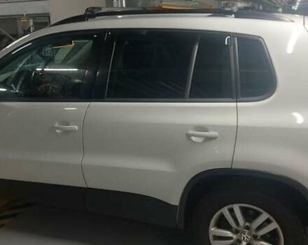 Белый Фольксваген Тигуан, объемом двигателя 1.98 л и пробегом 80 тыс. км за 14500 $, фото 1 на Automoto.ua