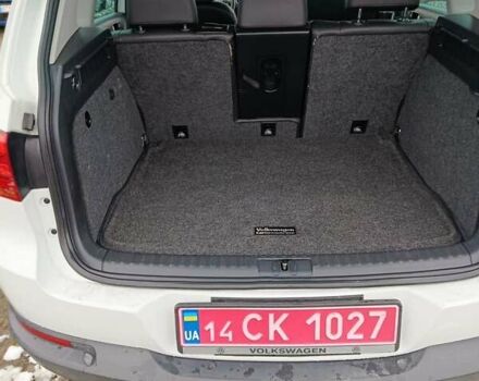 Білий Фольксваген Тігуан, об'ємом двигуна 2 л та пробігом 170 тис. км за 14100 $, фото 6 на Automoto.ua