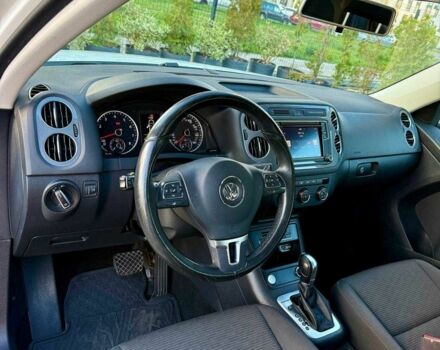 Білий Фольксваген Тігуан, об'ємом двигуна 2 л та пробігом 137 тис. км за 13800 $, фото 11 на Automoto.ua