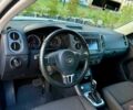 Білий Фольксваген Тігуан, об'ємом двигуна 2 л та пробігом 137 тис. км за 13800 $, фото 11 на Automoto.ua