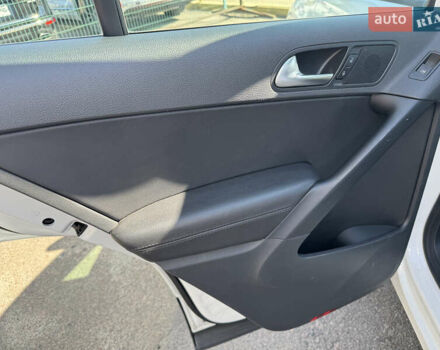 Белый Фольксваген Тигуан, объемом двигателя 1.98 л и пробегом 105 тыс. км за 14490 $, фото 25 на Automoto.ua