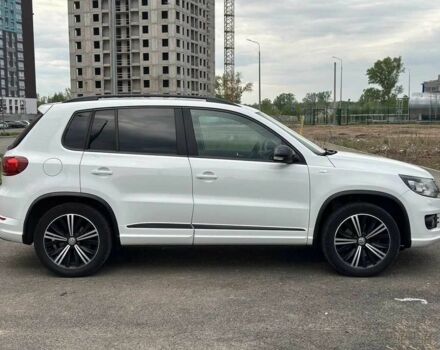 Белый Фольксваген Тигуан, объемом двигателя 2 л и пробегом 83 тыс. км за 9100 $, фото 3 на Automoto.ua