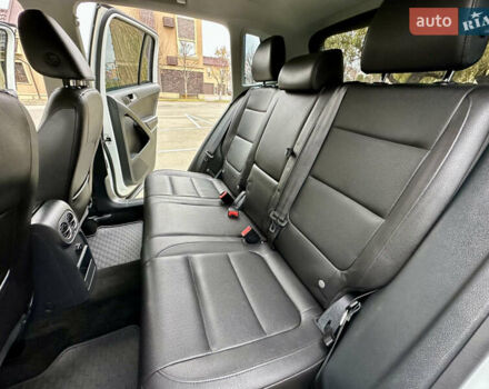 Белый Фольксваген Тигуан, объемом двигателя 2 л и пробегом 228 тыс. км за 12999 $, фото 33 на Automoto.ua