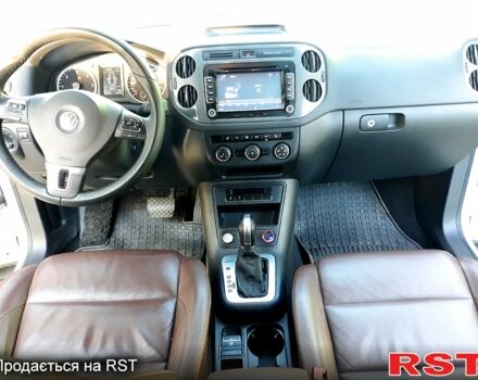 Білий Фольксваген Тігуан, об'ємом двигуна 2 л та пробігом 52 тис. км за 16400 $, фото 5 на Automoto.ua