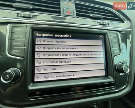 Білий Фольксваген Тігуан, об'ємом двигуна 2 л та пробігом 248 тис. км за 21500 $, фото 74 на Automoto.ua