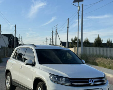 Білий Фольксваген Тігуан, об'ємом двигуна 1.98 л та пробігом 218 тис. км за 13400 $, фото 2 на Automoto.ua