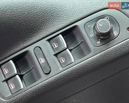 Білий Фольксваген Тігуан, об'ємом двигуна 2 л та пробігом 52 тис. км за 15700 $, фото 9 на Automoto.ua