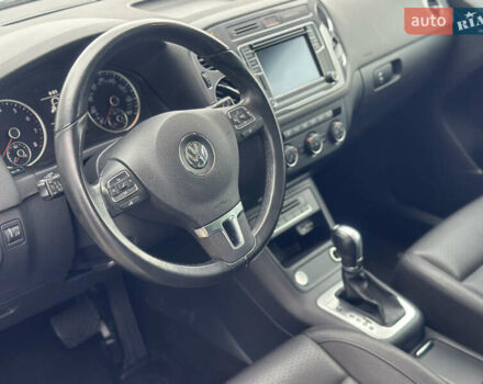 Білий Фольксваген Тігуан, об'ємом двигуна 2 л та пробігом 213 тис. км за 14750 $, фото 14 на Automoto.ua
