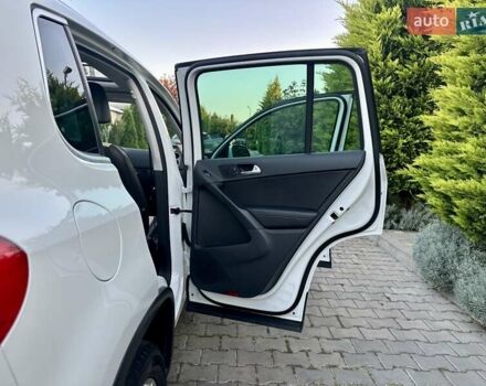 Білий Фольксваген Тігуан, об'ємом двигуна 1.98 л та пробігом 150 тис. км за 13999 $, фото 31 на Automoto.ua