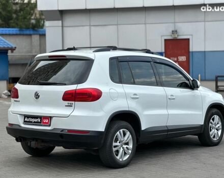 Білий Фольксваген Тігуан, об'ємом двигуна 2 л та пробігом 156 тис. км за 14990 $, фото 4 на Automoto.ua