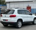 Білий Фольксваген Тігуан, об'ємом двигуна 2 л та пробігом 156 тис. км за 14990 $, фото 4 на Automoto.ua