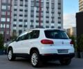 Білий Фольксваген Тігуан, об'ємом двигуна 2 л та пробігом 137 тис. км за 13800 $, фото 7 на Automoto.ua
