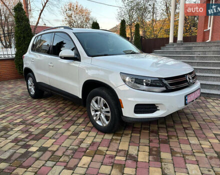 Белый Фольксваген Тигуан, объемом двигателя 2 л и пробегом 208 тыс. км за 13700 $, фото 1 на Automoto.ua