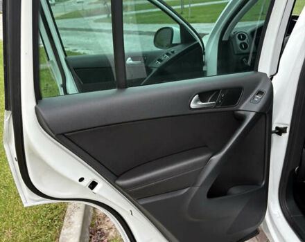 Белый Фольксваген Тигуан, объемом двигателя 2 л и пробегом 126 тыс. км за 14499 $, фото 27 на Automoto.ua