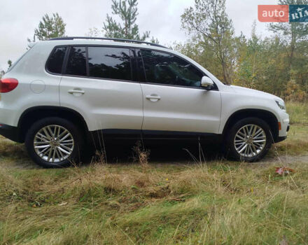 Білий Фольксваген Тігуан, об'ємом двигуна 2 л та пробігом 140 тис. км за 12300 $, фото 3 на Automoto.ua