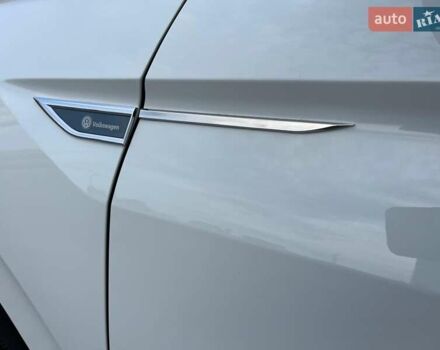 Білий Фольксваген Тігуан, об'ємом двигуна 2 л та пробігом 248 тис. км за 21500 $, фото 21 на Automoto.ua