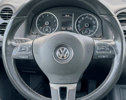 Білий Фольксваген Тігуан, об'ємом двигуна 2 л та пробігом 68 тис. км за 16500 $, фото 17 на Automoto.ua