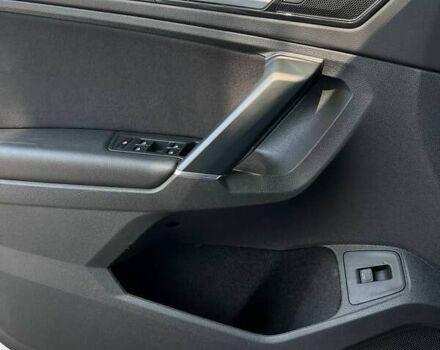 Білий Фольксваген Тігуан, об'ємом двигуна 2 л та пробігом 270 тис. км за 23000 $, фото 33 на Automoto.ua