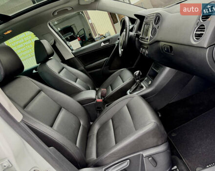 Білий Фольксваген Тігуан, об'ємом двигуна 0 л та пробігом 205 тис. км за 13400 $, фото 4 на Automoto.ua