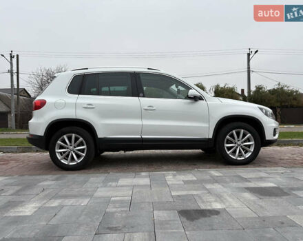 Белый Фольксваген Тигуан, объемом двигателя 2 л и пробегом 126 тыс. км за 14499 $, фото 12 на Automoto.ua