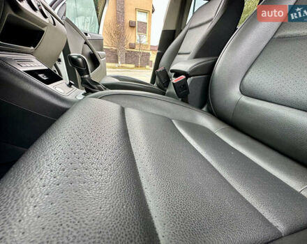 Белый Фольксваген Тигуан, объемом двигателя 2 л и пробегом 228 тыс. км за 12999 $, фото 27 на Automoto.ua