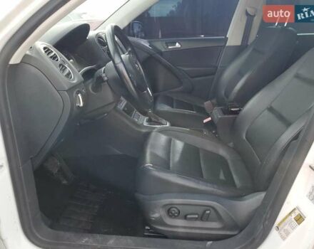 Белый Фольксваген Тигуан, объемом двигателя 1.98 л и пробегом 165 тыс. км за 8400 $, фото 7 на Automoto.ua