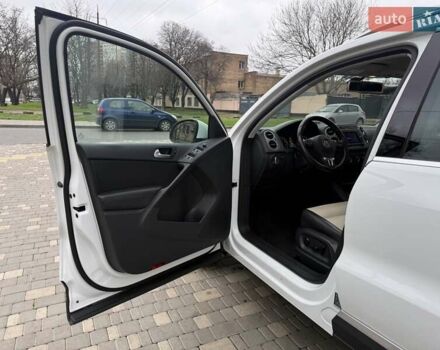 Білий Фольксваген Тігуан, об'ємом двигуна 1.98 л та пробігом 150 тис. км за 13900 $, фото 27 на Automoto.ua