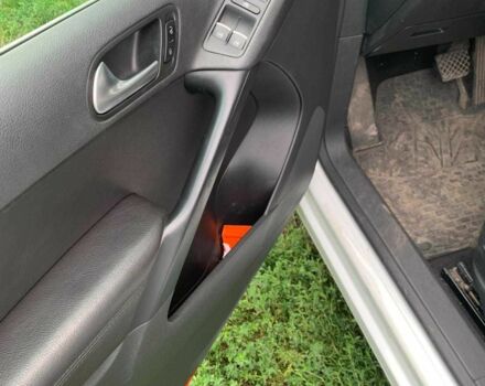 Білий Фольксваген Тігуан, об'ємом двигуна 2 л та пробігом 103 тис. км за 16500 $, фото 2 на Automoto.ua