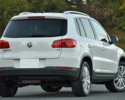 Білий Фольксваген Тігуан, об'ємом двигуна 2 л та пробігом 75 тис. км за 6000 $, фото 2 на Automoto.ua