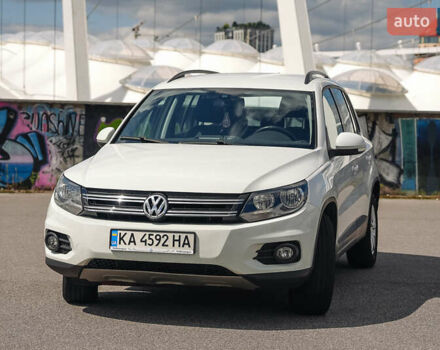 Білий Фольксваген Тігуан, об'ємом двигуна 1.98 л та пробігом 105 тис. км за 12800 $, фото 1 на Automoto.ua