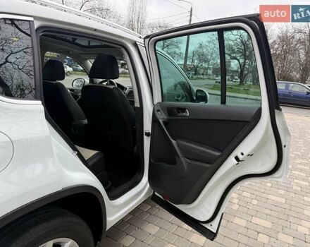 Білий Фольксваген Тігуан, об'ємом двигуна 1.98 л та пробігом 150 тис. км за 13900 $, фото 54 на Automoto.ua