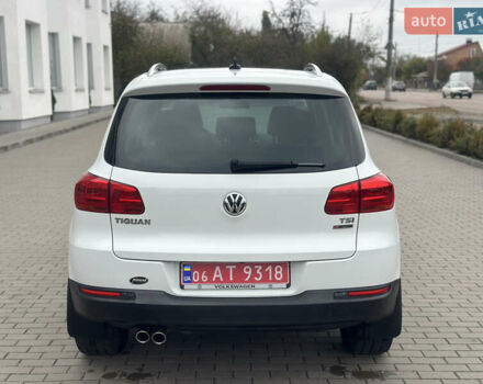 Білий Фольксваген Тігуан, об'ємом двигуна 2 л та пробігом 213 тис. км за 14750 $, фото 4 на Automoto.ua