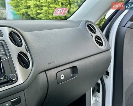 Білий Фольксваген Тігуан, об'ємом двигуна 1.98 л та пробігом 150 тис. км за 13999 $, фото 64 на Automoto.ua