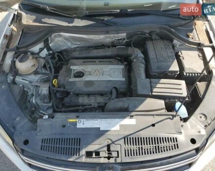 Белый Фольксваген Тигуан, объемом двигателя 2 л и пробегом 61 тыс. км за 900 $, фото 11 на Automoto.ua