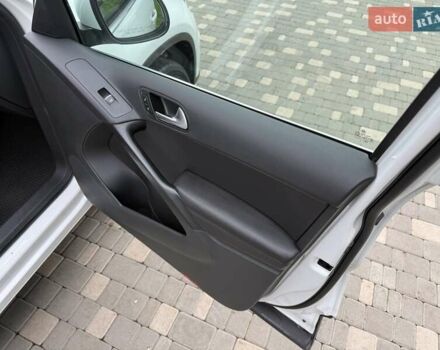 Білий Фольксваген Тігуан, об'ємом двигуна 1.98 л та пробігом 150 тис. км за 13900 $, фото 43 на Automoto.ua