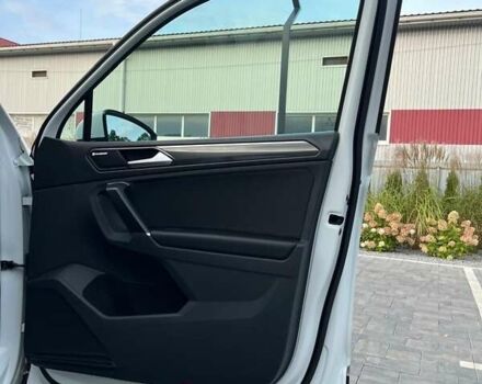 Белый Фольксваген Тигуан, объемом двигателя 2 л и пробегом 248 тыс. км за 22200 $, фото 38 на Automoto.ua