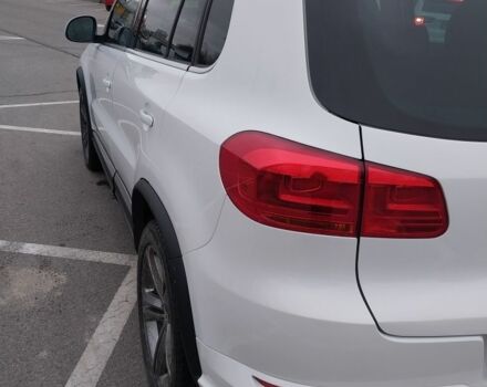 Белый Фольксваген Тигуан, объемом двигателя 2 л и пробегом 138 тыс. км за 12700 $, фото 5 на Automoto.ua