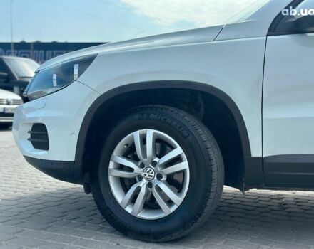 Белый Фольксваген Тигуан, объемом двигателя 2 л и пробегом 152 тыс. км за 15290 $, фото 2 на Automoto.ua