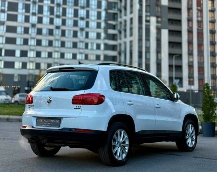 Білий Фольксваген Тігуан, об'ємом двигуна 2 л та пробігом 137 тис. км за 13800 $, фото 3 на Automoto.ua