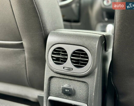 Белый Фольксваген Тигуан, объемом двигателя 2 л и пробегом 228 тыс. км за 12999 $, фото 30 на Automoto.ua