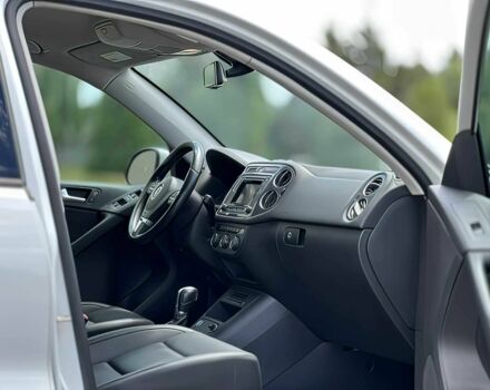 Белый Фольксваген Тигуан, объемом двигателя 2 л и пробегом 80 тыс. км за 6000 $, фото 9 на Automoto.ua