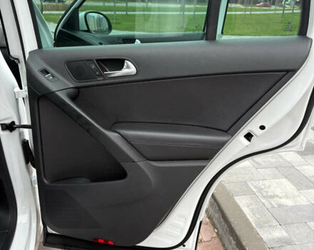 Белый Фольксваген Тигуан, объемом двигателя 2 л и пробегом 126 тыс. км за 14499 $, фото 29 на Automoto.ua