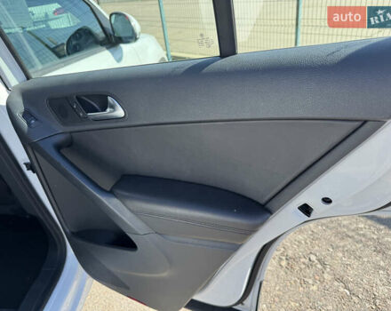 Белый Фольксваген Тигуан, объемом двигателя 1.98 л и пробегом 105 тыс. км за 14490 $, фото 33 на Automoto.ua